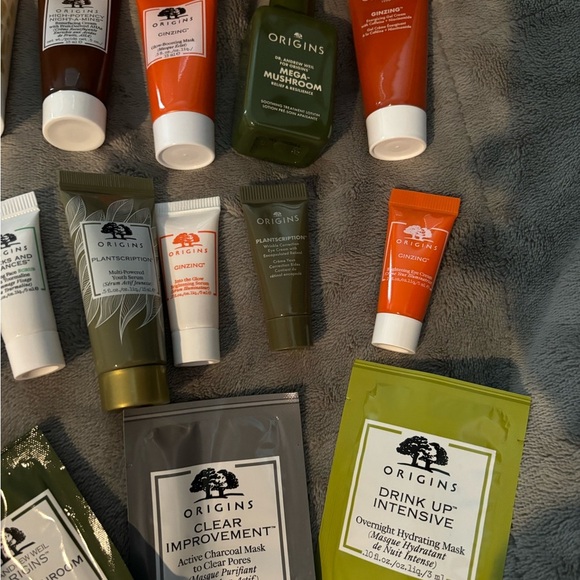 Origins Skincare Collection with Green and White Accents - Picture 5 of 5